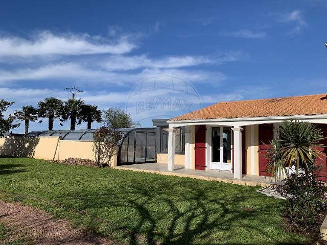 Maison 7 pièces 218 m²