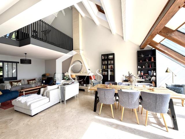 Maison 7 pièces 218 m²