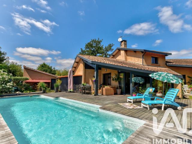 Maison 7 pièces 218 m²