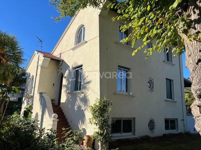 Maison 7 pièces 218 m²