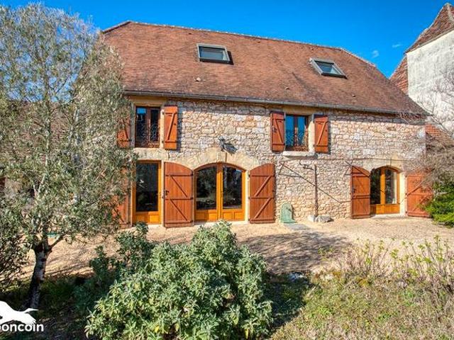 Maison 7 pièces 218 m²