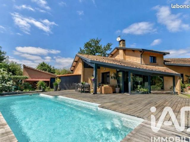 Maison 7 pièces 218 m²