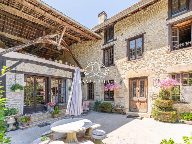 Maison 7 pièces 218 m²