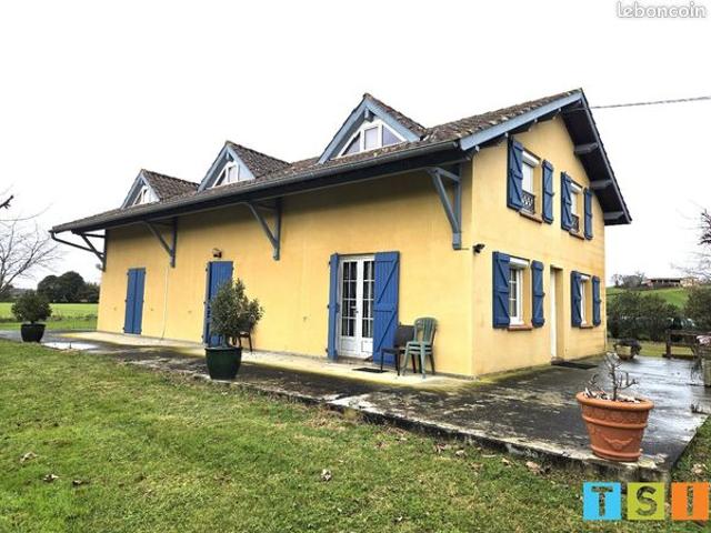 Maison 7 pièces 218 m²