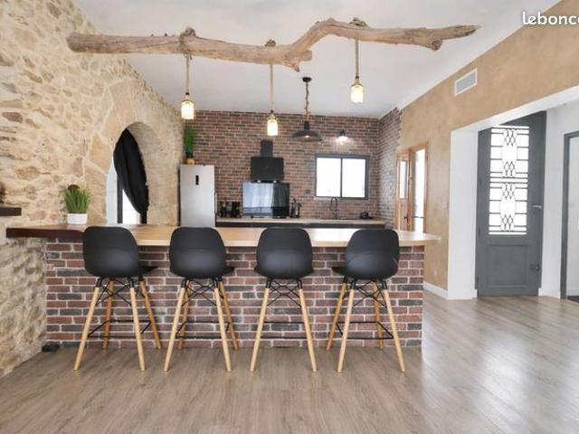 Maison 7 pièces 218 m²