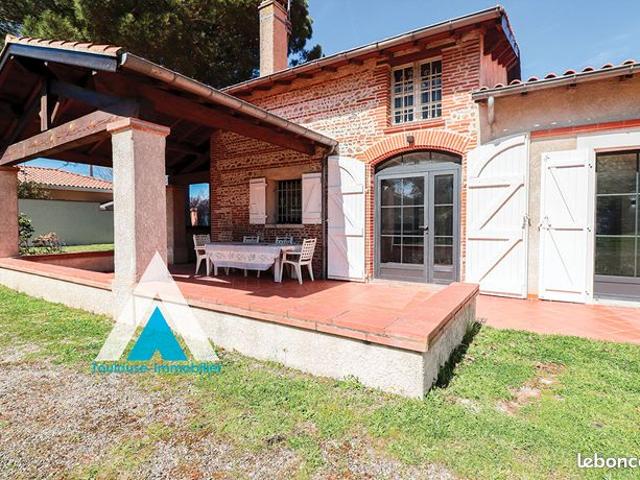 Maison 7 pièces 218 m²