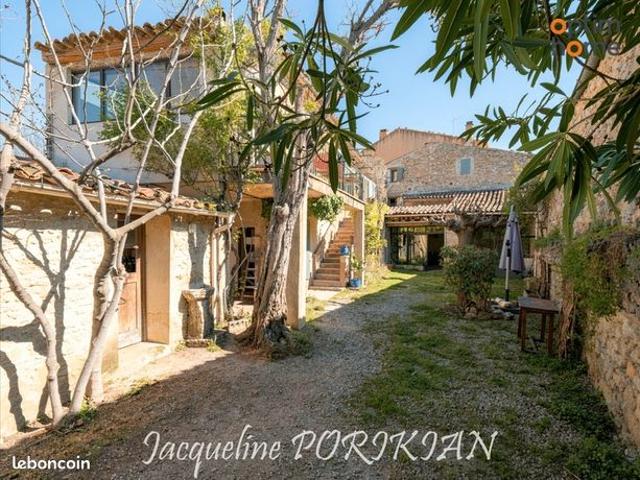 Maison 7 pièces 218 m²