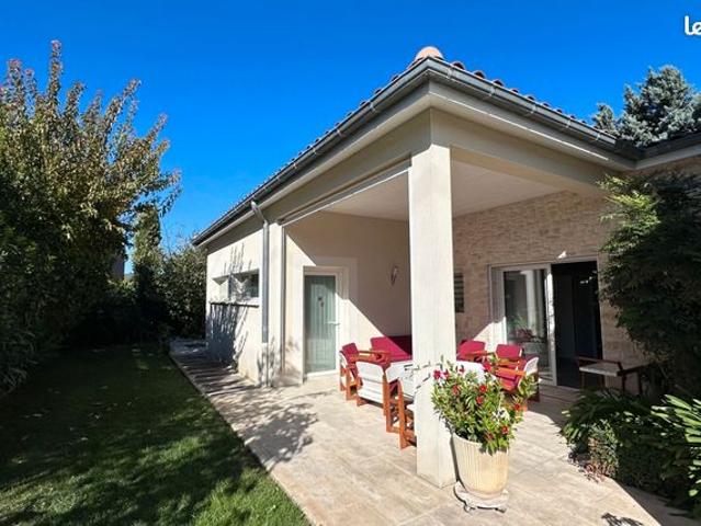 Maison 7 pièces 218 m²