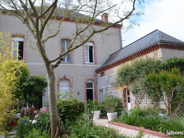 Maison 7 pièces 218 m²