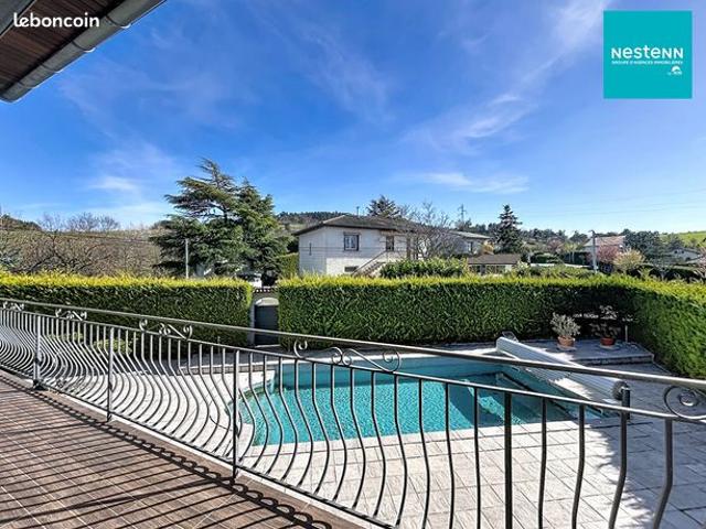 Maison 7 pièces 218 m²