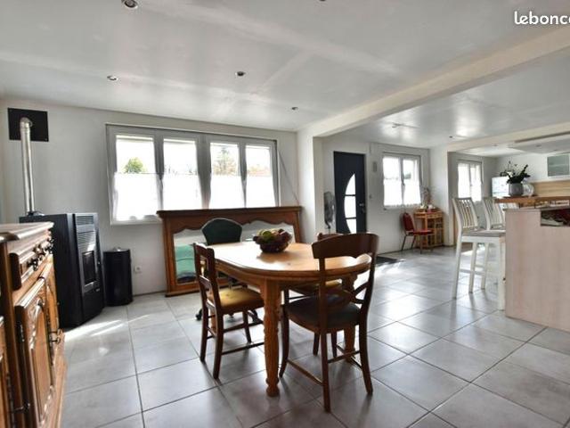 Maison 7 pièces 218 m²