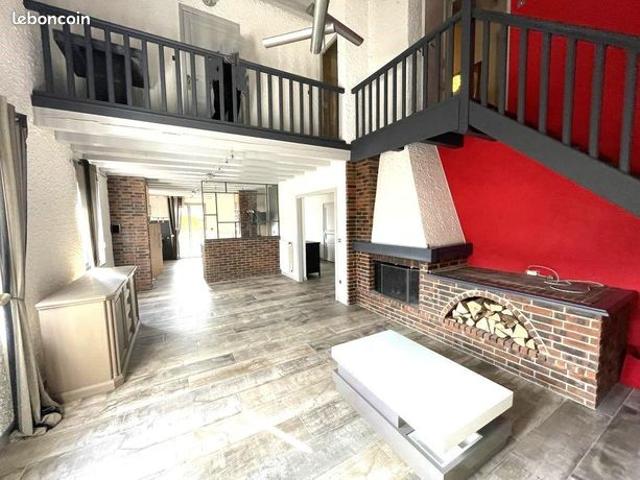 Maison 7 pièces 218 m²