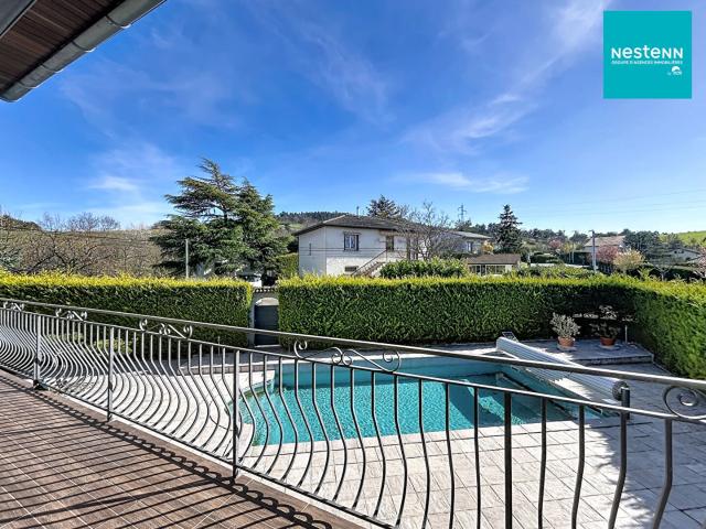 Maison 7 pièces 218 m²