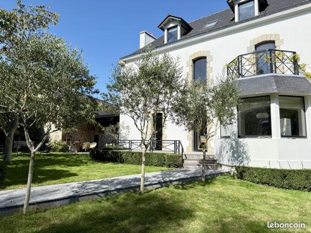 Maison 7 pièces 218 m²
