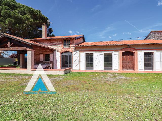 Maison 7 pièces 218 m²