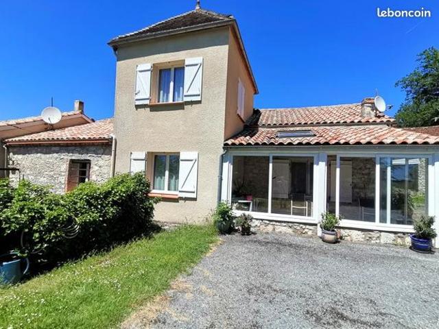 Propriété 7 pièces 218 m²