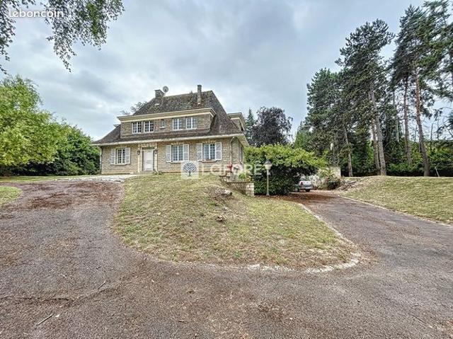 Maison 7 pièces 218 m²