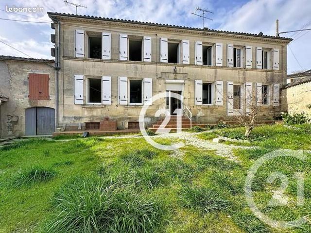 Maison 7 pièces 218 m²