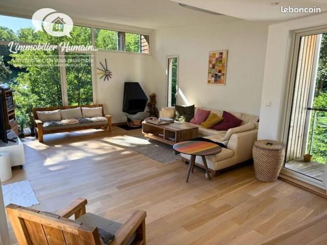 Maison 7 pièces 218 m²
