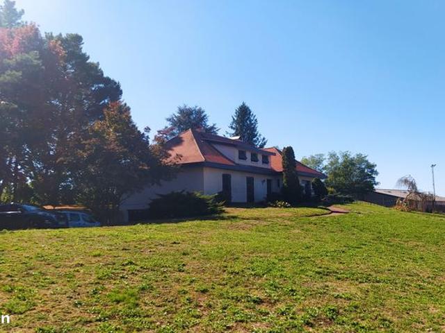 Maison 7 pièces 219 m²