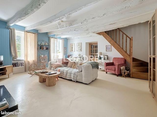 Maison 7 pièces 219 m²