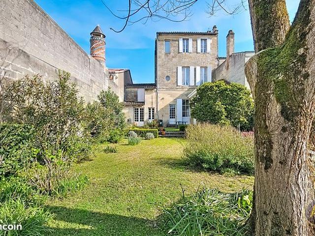 Maison 7 pièces 219 m²