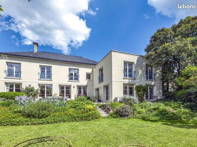 Maison 7 pièces 219 m²