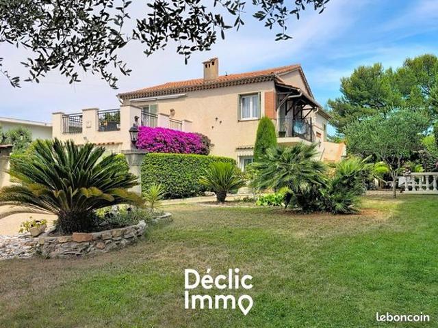 Maison 7 pièces 219 m²