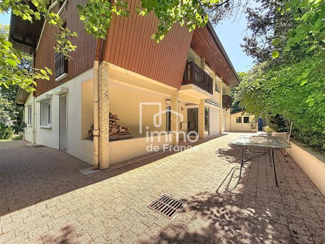 Maison 7 pièces 219 m²