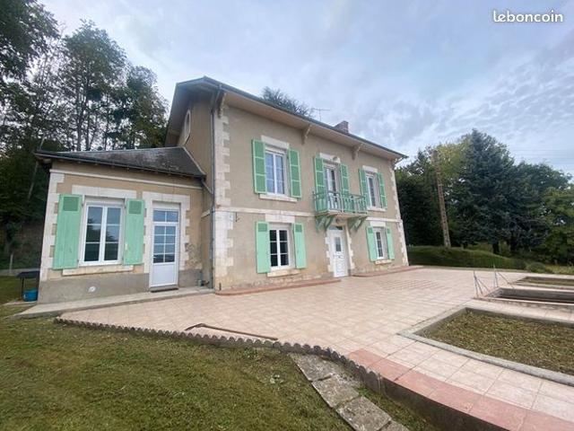 Maison 7 pièces 219 m²
