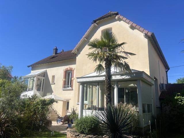 Maison 7 pièces 219 m²