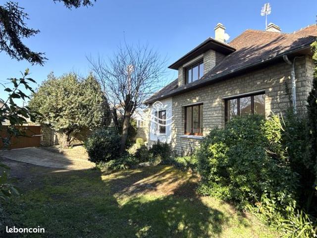 Maison 7 pièces 219 m²