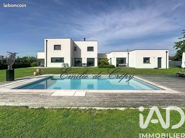 Maison 7 pièces 219 m²