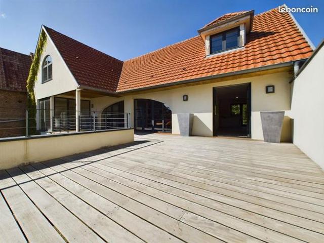 Maison 7 pièces 219 m²