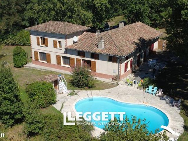 Maison 7 pièces 219 m²