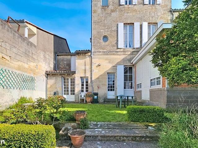 Maison 7 pièces 219 m²