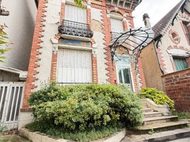 Maison 7 pièces 210 m²