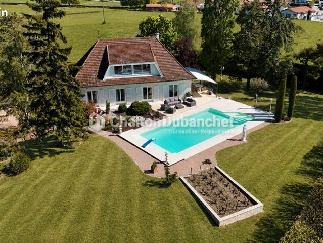 Maison 7 pièces 210 m²