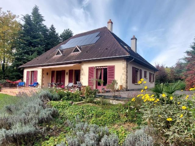 Maison 7 pièces 210 m²