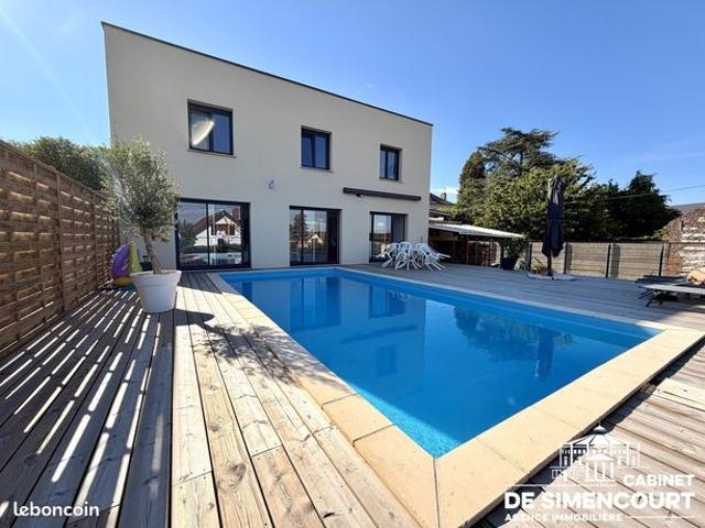 Maison 7 pièces 210 m²