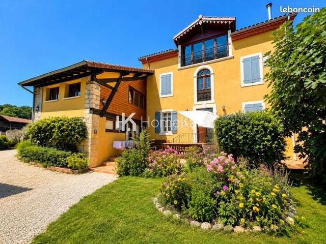 Maison 7 pièces 210 m²