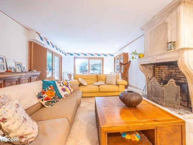 Maison 7 pièces 210 m²