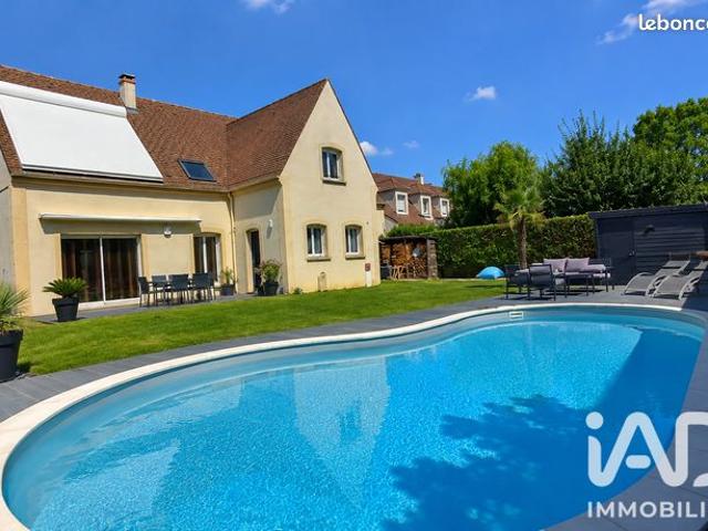 Maison 7 pièces 210 m²
