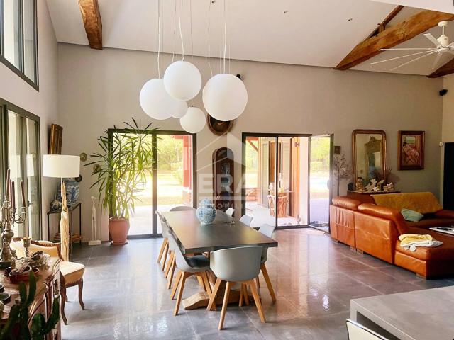 Maison 7 pièces 210 m²