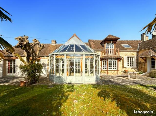 Maison 7 pièces 210 m²