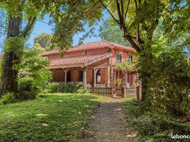 Maison 7 pièces 210 m²