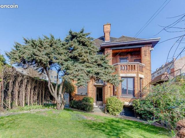 Maison 7 pièces 210 m²