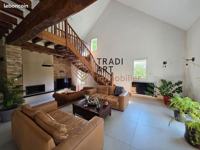 Maison 7 pièces 210 m²