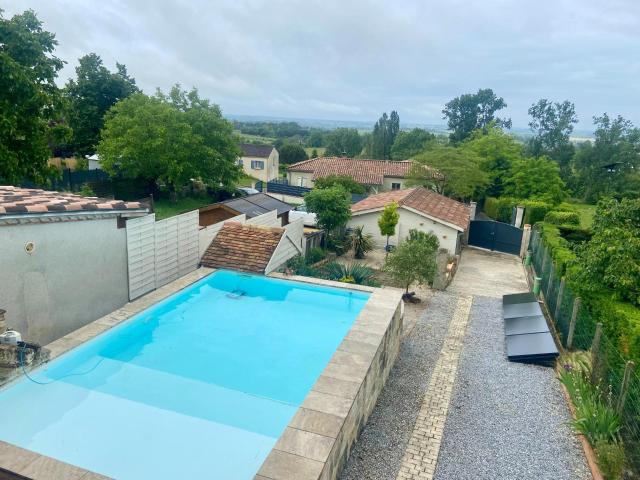 Maison 7 pièces 210 m²