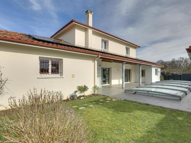 Maison 7 pièces 210 m²